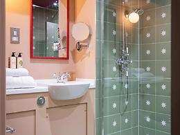 Comfy room, The BIG George and Dragon Marlow