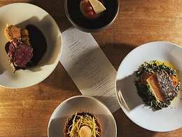 Bar, Restaurant & Lounge restaurant, The Black Swan