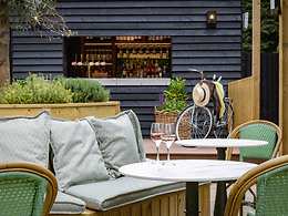 Riverside Courtyard restaurant, The Ragged Robin