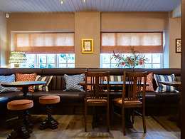 Bar restaurant, The Ragged Robin