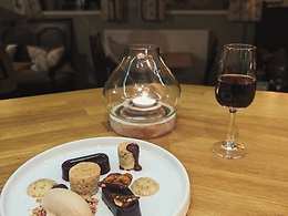 Bar, Restaurant & Lounge restaurant, The Black Swan