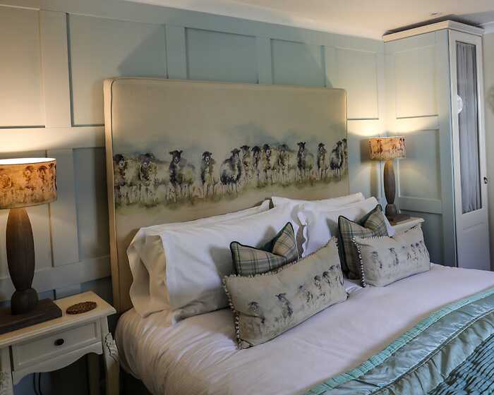 King room, The Black Swan