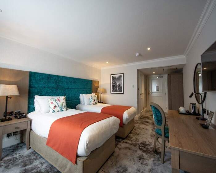 Standard Twin room, Abbots Barton