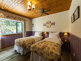 Black Sheep Cabins - Heather and Thistle room Heather and Thistle room, Black Sheep Cabins