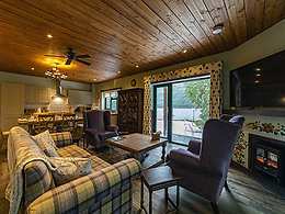 Black Sheep Cabins - Heather and Thistle room Heather and Thistle room, Black Sheep Cabins