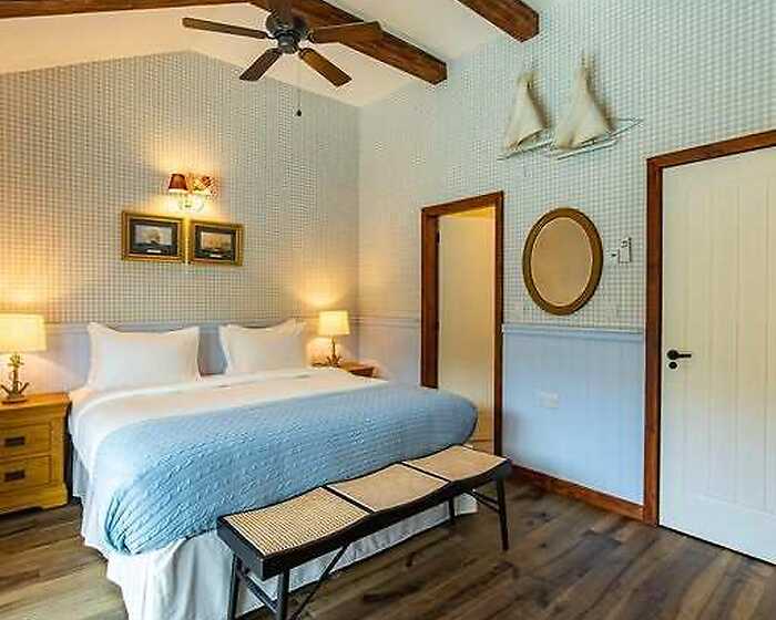 Still Water room, Black Sheep Cabins