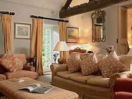Bruern Cottages - Weir House room Weir House room, Bruern Cottages