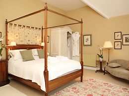 Bruern Cottages - Weir House room Weir House room, Bruern Cottages