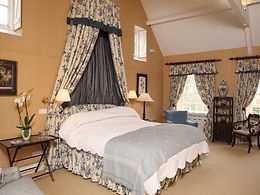 Bruern Cottages - Weir House room Weir House room, Bruern Cottages