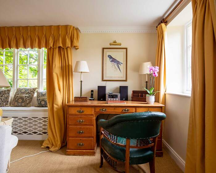 Goodwood room, Bruern Cottages