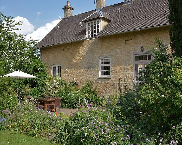 Newmarket room, Bruern Cottages