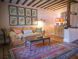 Cowdray Cottages - Challens Yarde room Challens Yarde room, Cowdray Cottages