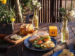 Cowdray Cottages - Farm Shope Cafe restaurant Farm Shope Cafe restaurant, Cowdray Cottages