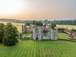 Cowdray Cottages