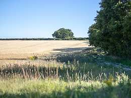 Cowdray Cottages