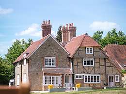 Cowdray Cottages - Challens Yarde room Challens Yarde room, Cowdray Cottages