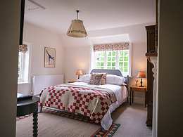 Cowdray Cottages - Challens Yarde room Challens Yarde room, Cowdray Cottages