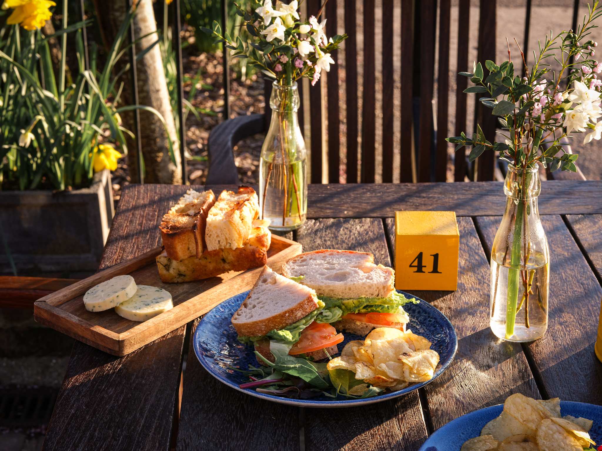 Cowdray Cottages - Farm Shope Cafe restaurant