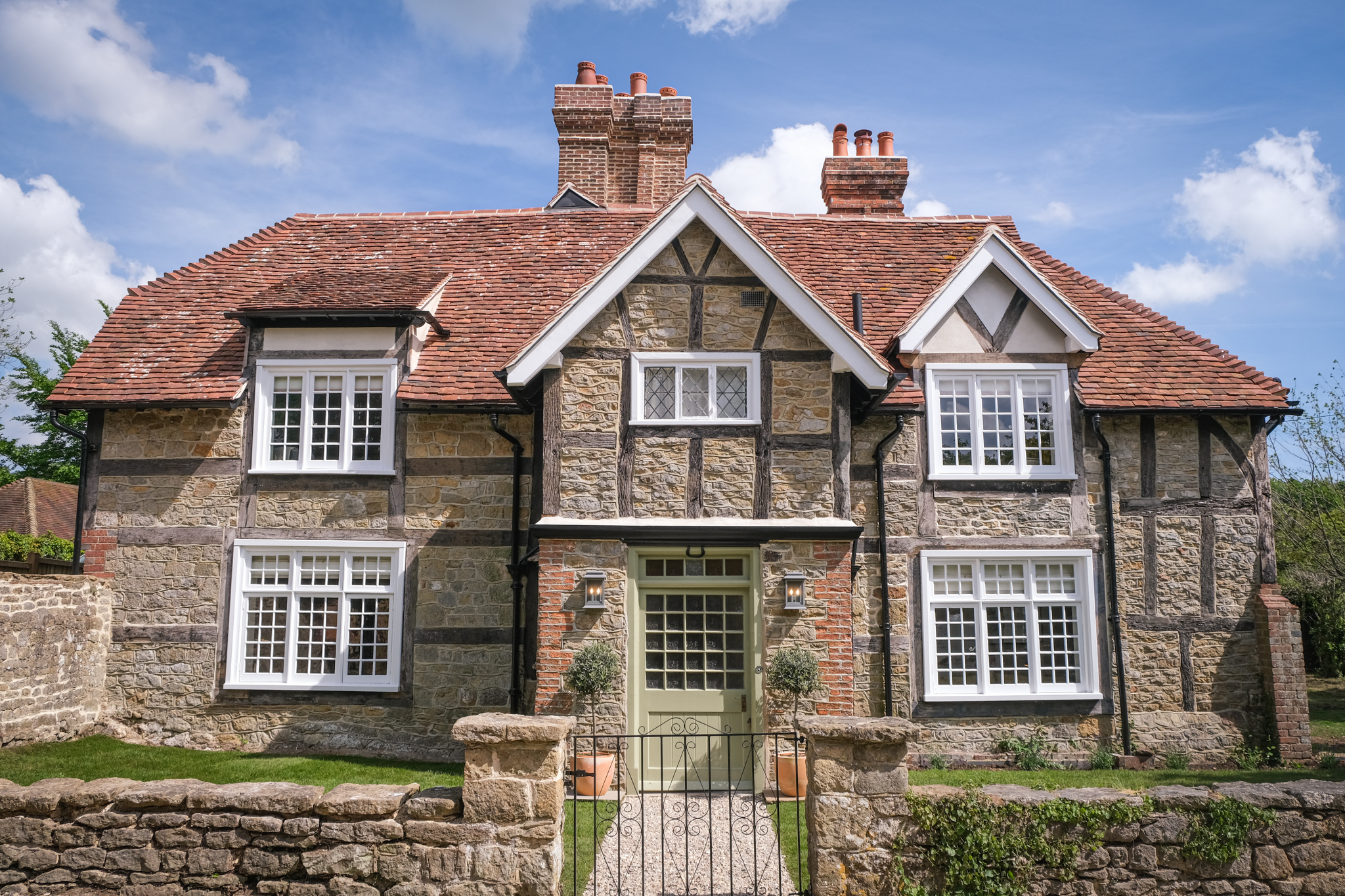 Challens Yarde room, Cowdray Cottages