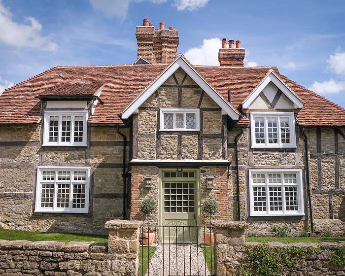 Challens Yarde room, Cowdray Cottages