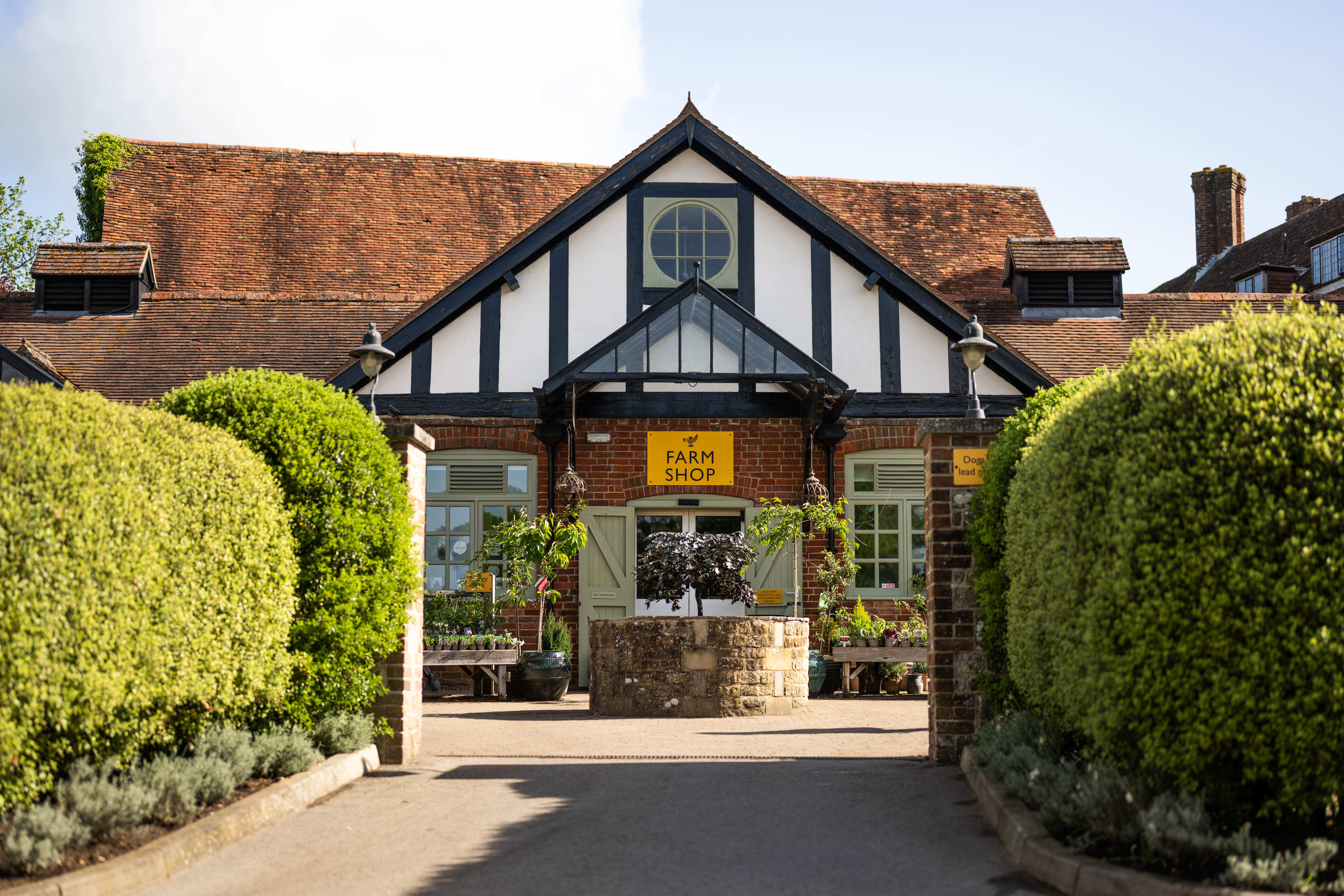 Cowdray Cottages - Farm Shope Cafe restaurant