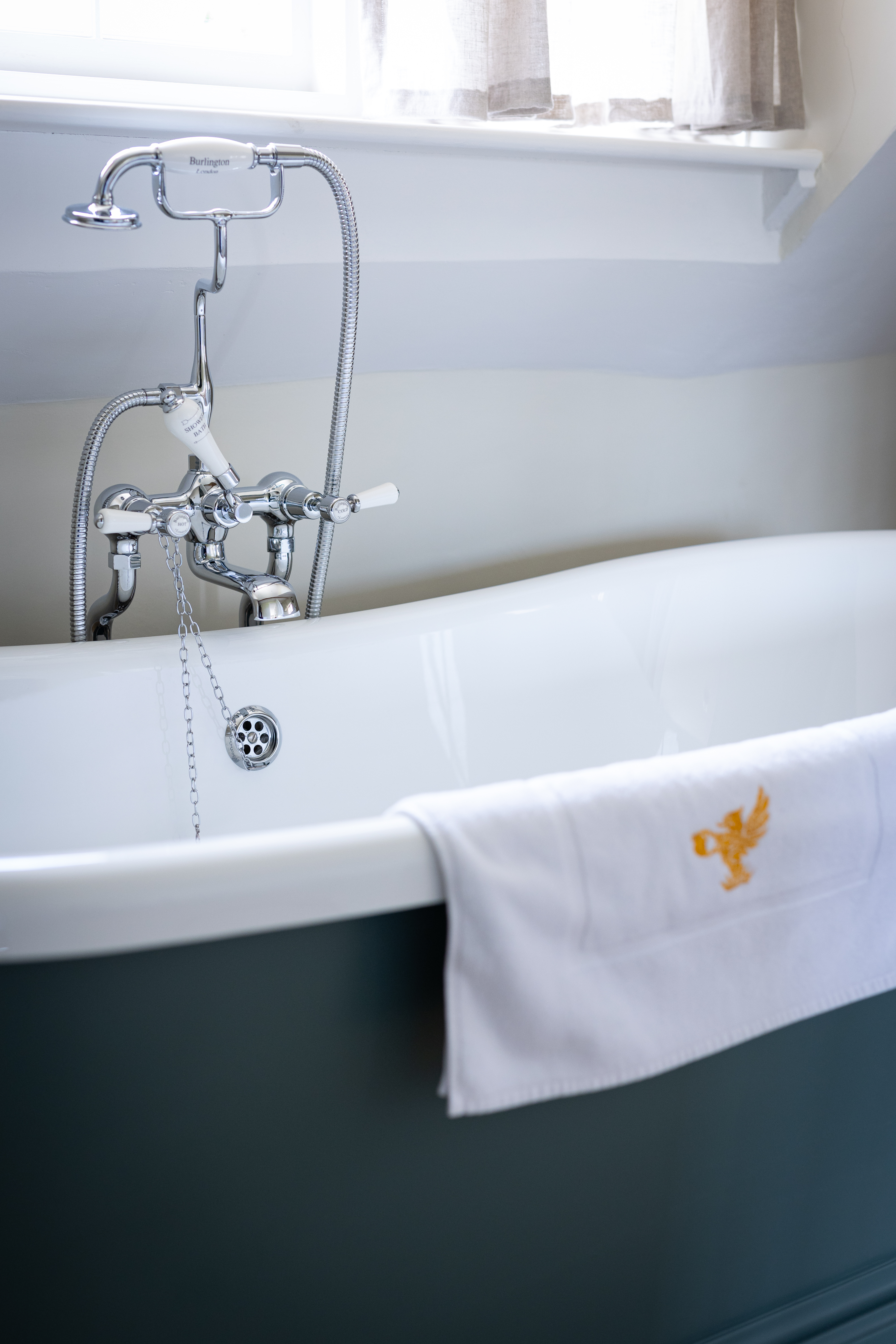 Cowdray Cottages - Ambersham room