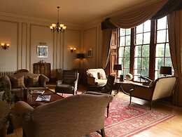 Cringletie House