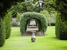 Cringletie House