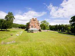 Cringletie House