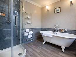 Junior room, Cringletie House