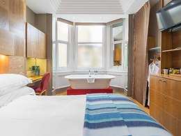 Good room, Drakes Hotel