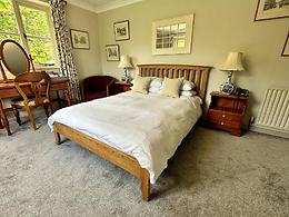 Farthings Hotel