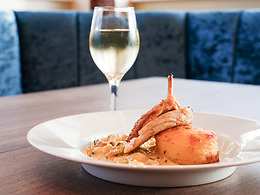 Latitude 53 Bar & Grill restaurant, Gomersal Park Hotel & Dream Spa