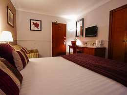 Standard room, Gomersal Park Hotel & Dream Spa