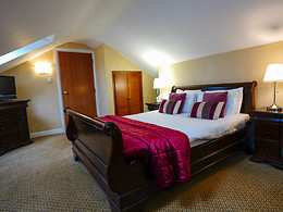 Penthouse room, Gomersal Park Hotel & Dream Spa