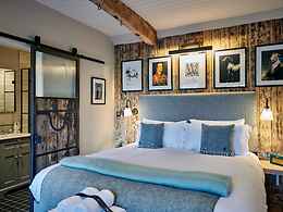 Hare and Hounds, Newbury