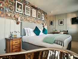 Hare and Hounds, Newbury
