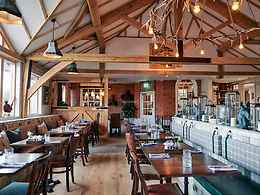 Hare and Hounds, Newbury