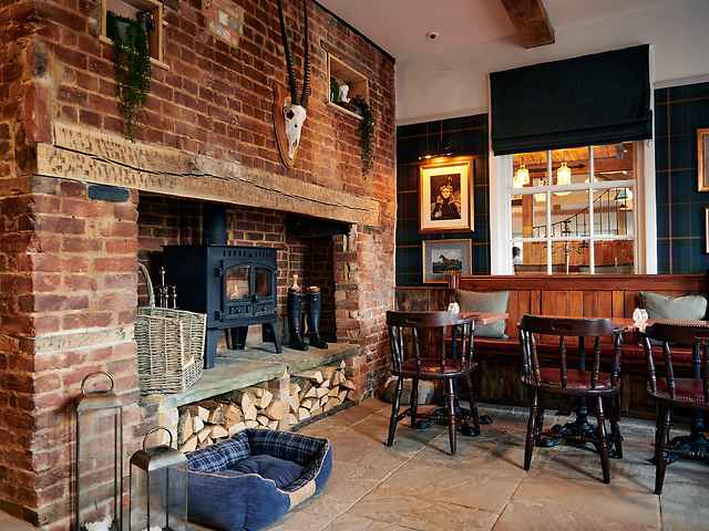 Hare and Hounds additional image