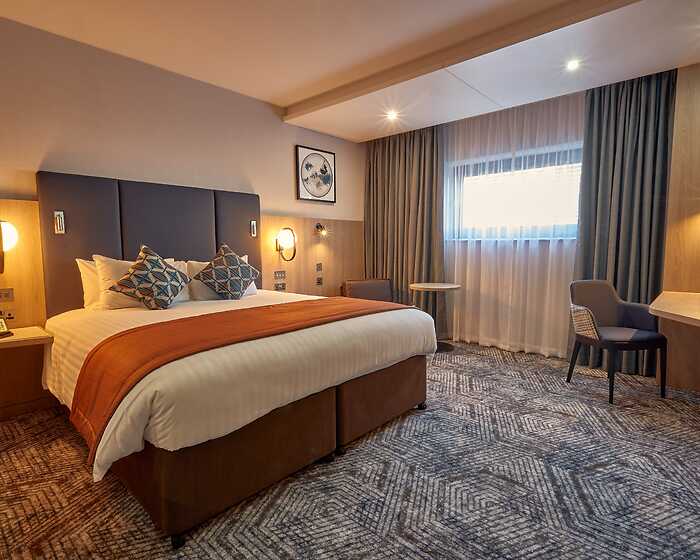 King Executive room, Crowne Plaza Hotel Reading East