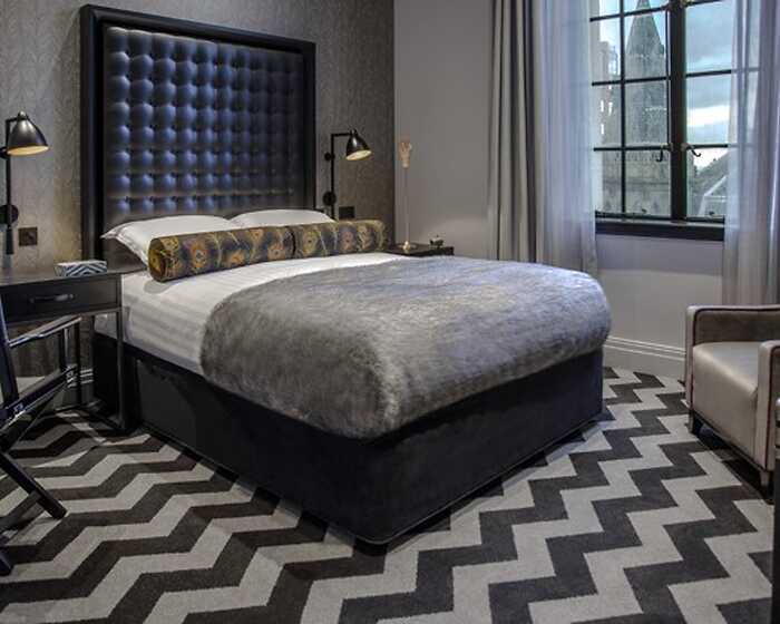Executive Club room, Hotel Gotham