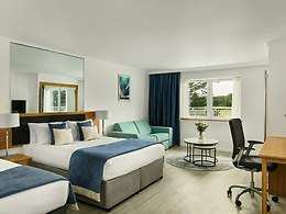 Triple Deluxe Sea View room, Langstone Quays Resort