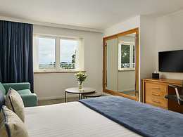 Classic Twin room, Langstone Quays Hotel
