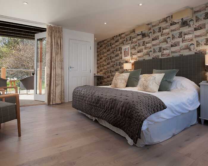 Junior room, Mill End