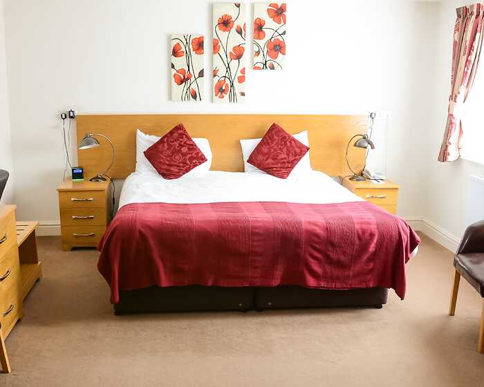 Large room, Pettifers