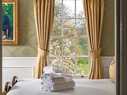 Plas Dinas Country House