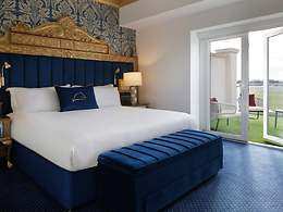 Premier Balcony room, Polo Club Hotel