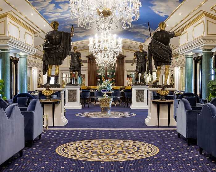 Caesar's Lounge restaurant, Polo Club Hotel