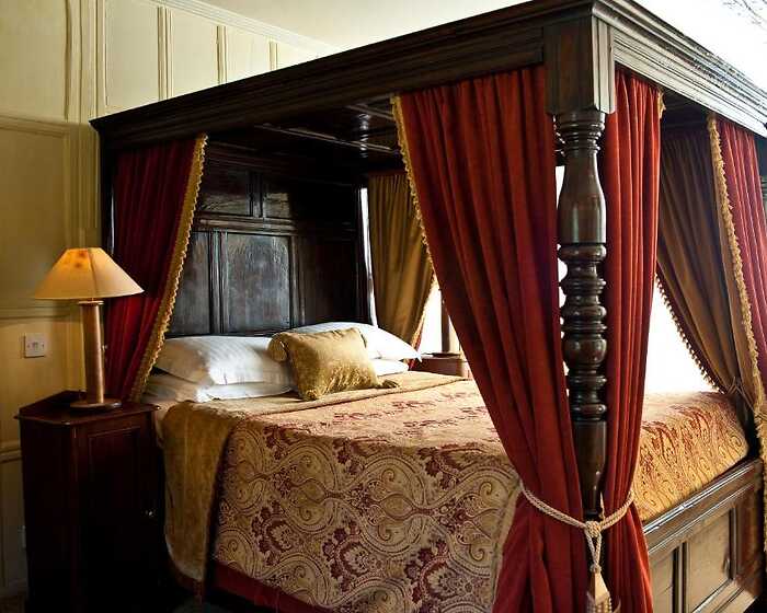 Superior room, Ravenwood Hall
