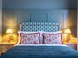 Comfy room, The Coat & Bear